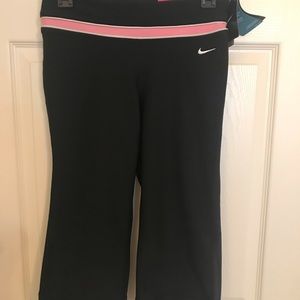 Nike workout capri XS fits like M